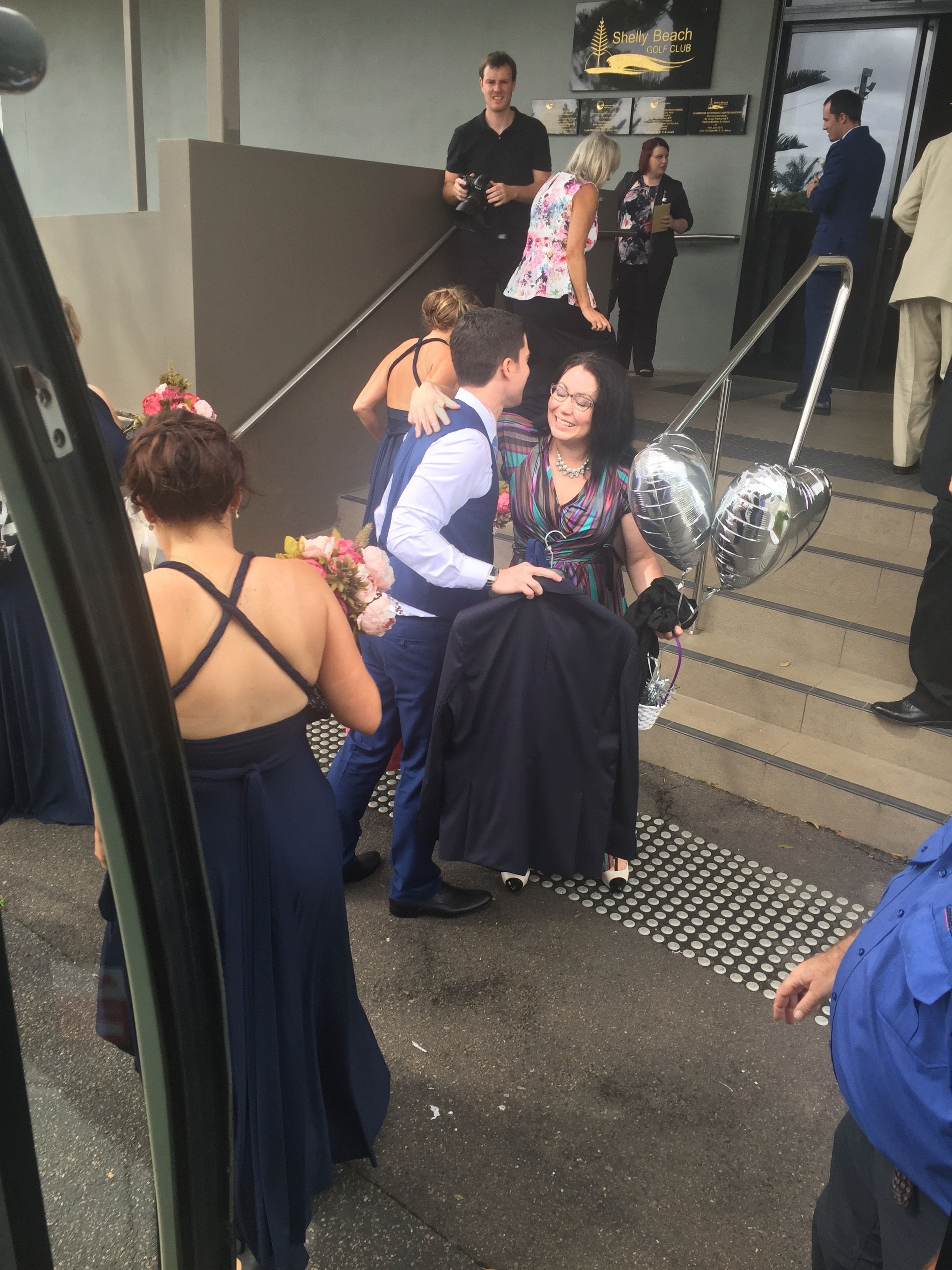 Wedding Transfers & School Formals Image -5a493f562726e